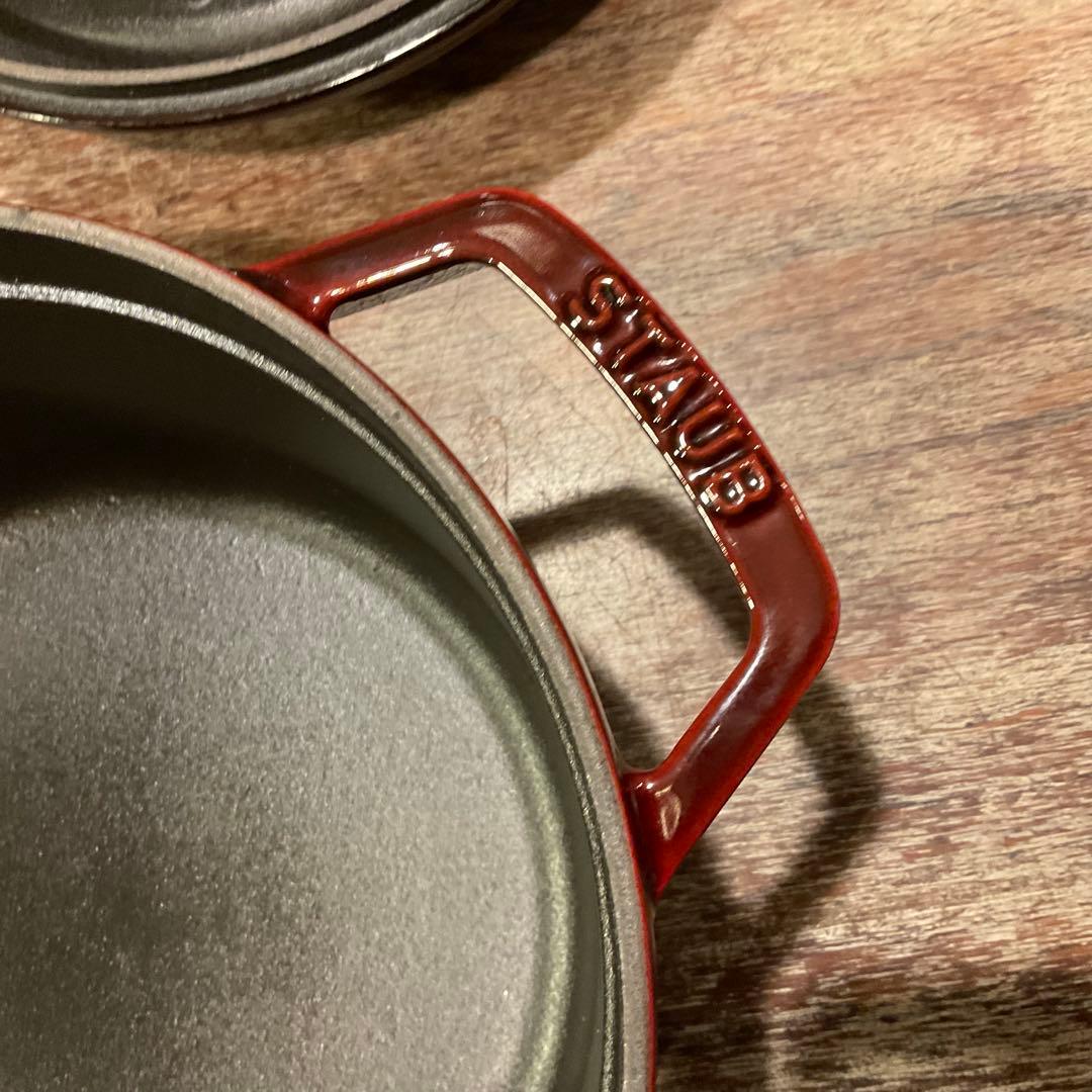 美品！ストウブ STAUB グレナディンレッド ピコ・ココット ラウンド 22