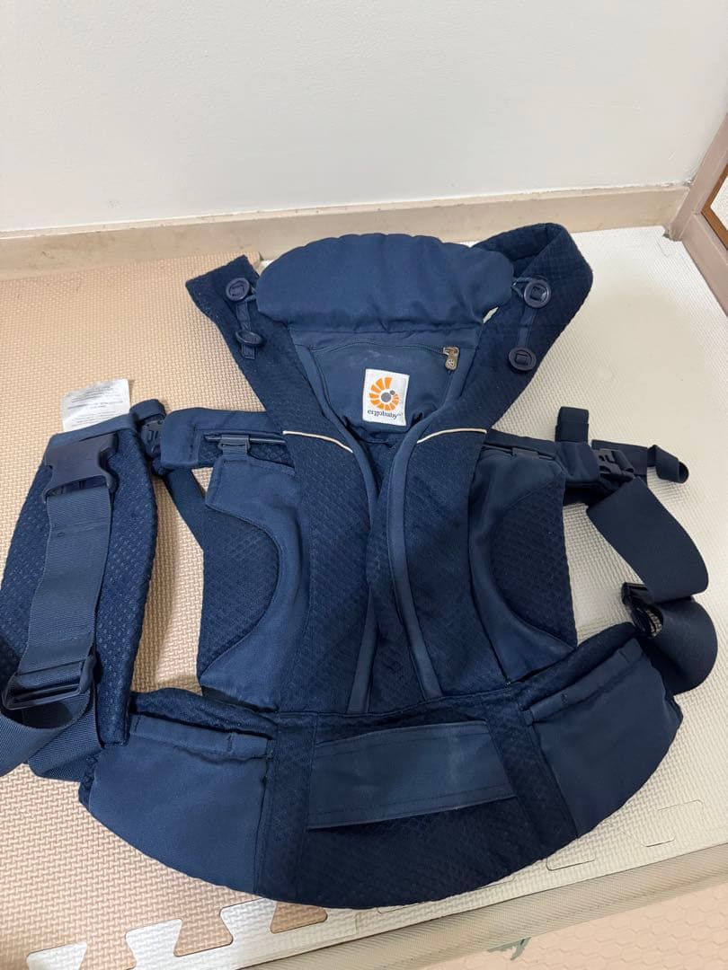 【美品】Ergobaby エルゴベビー OMNI Breeze