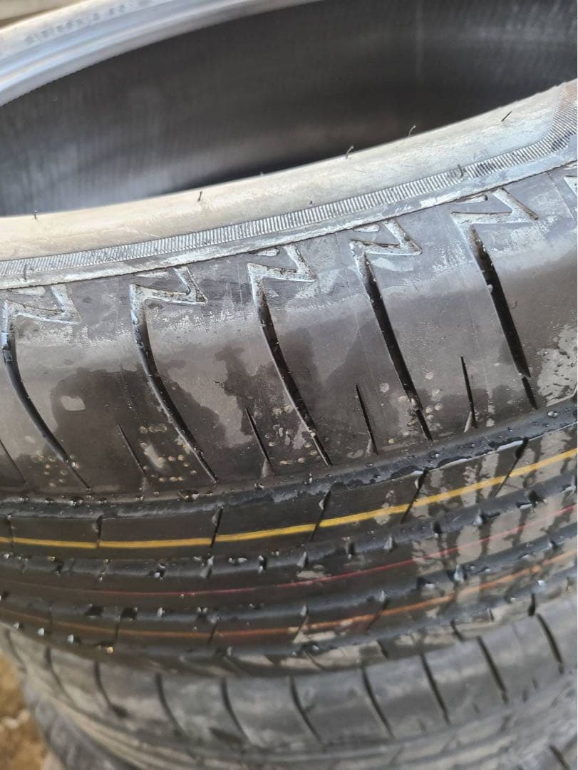 ブリヂストン　トランザT005A 215/55R18