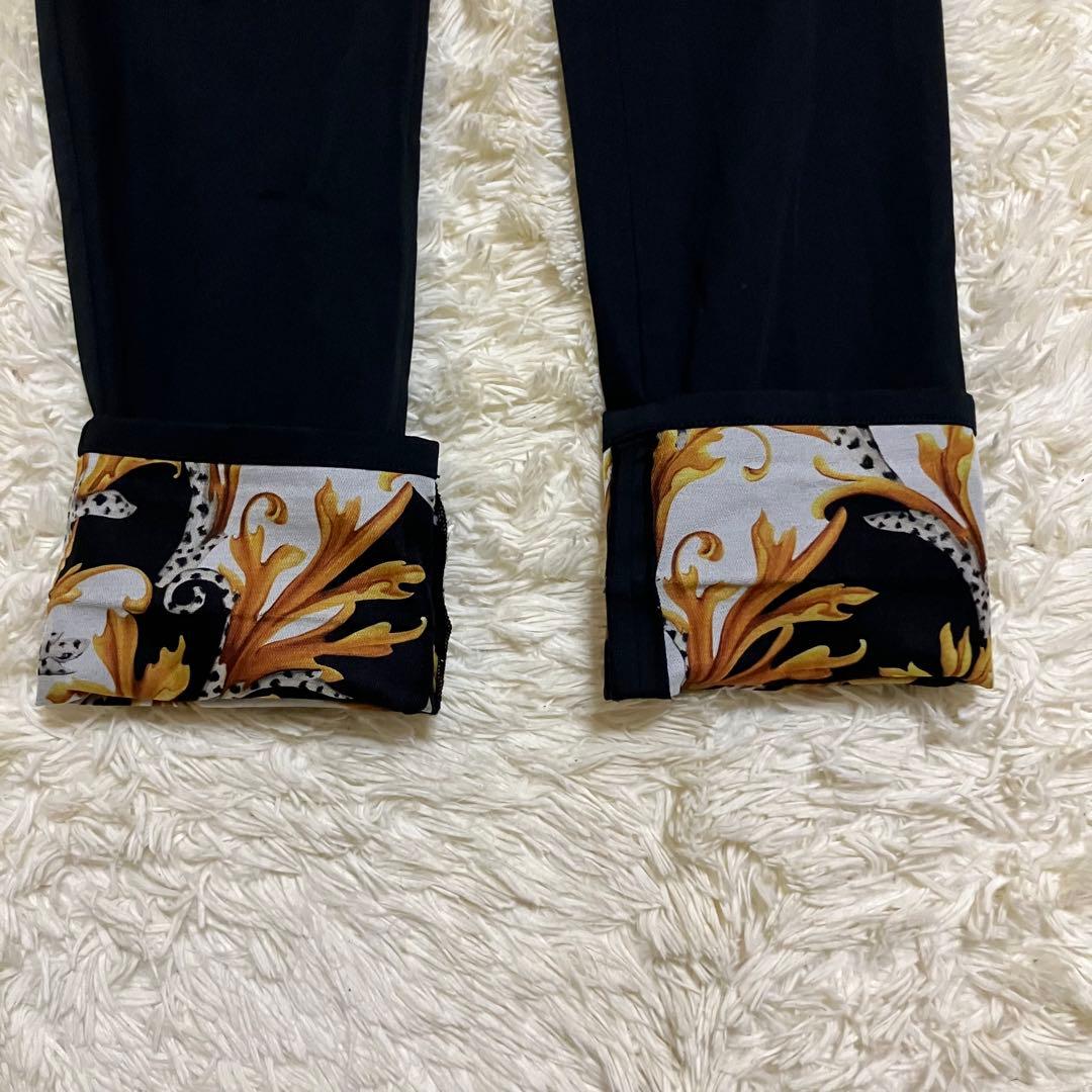 美品　ヴェルサーチ　PALAZZO バロック柄　ロールアップ　希少　ロゴ　刺繍