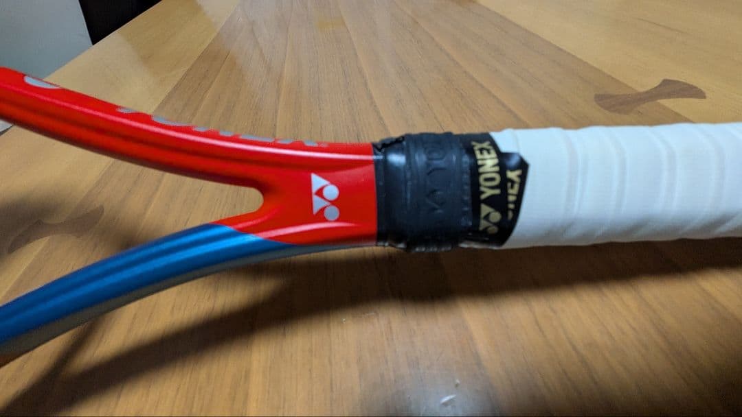 ヨネックス(YONEX)テニスラケット　Vコア100(2021年)