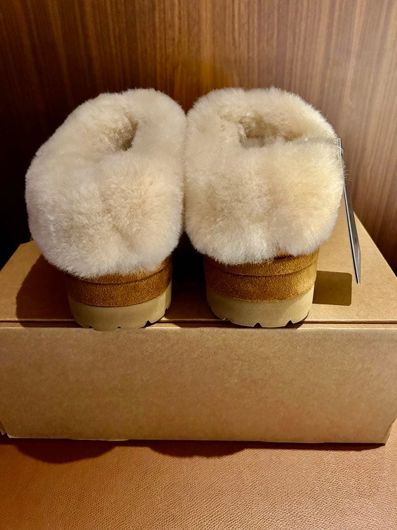 ロ*ー様 新品　UGG エクスプレス　ムートンブーツ　厚底　EU37 売切り