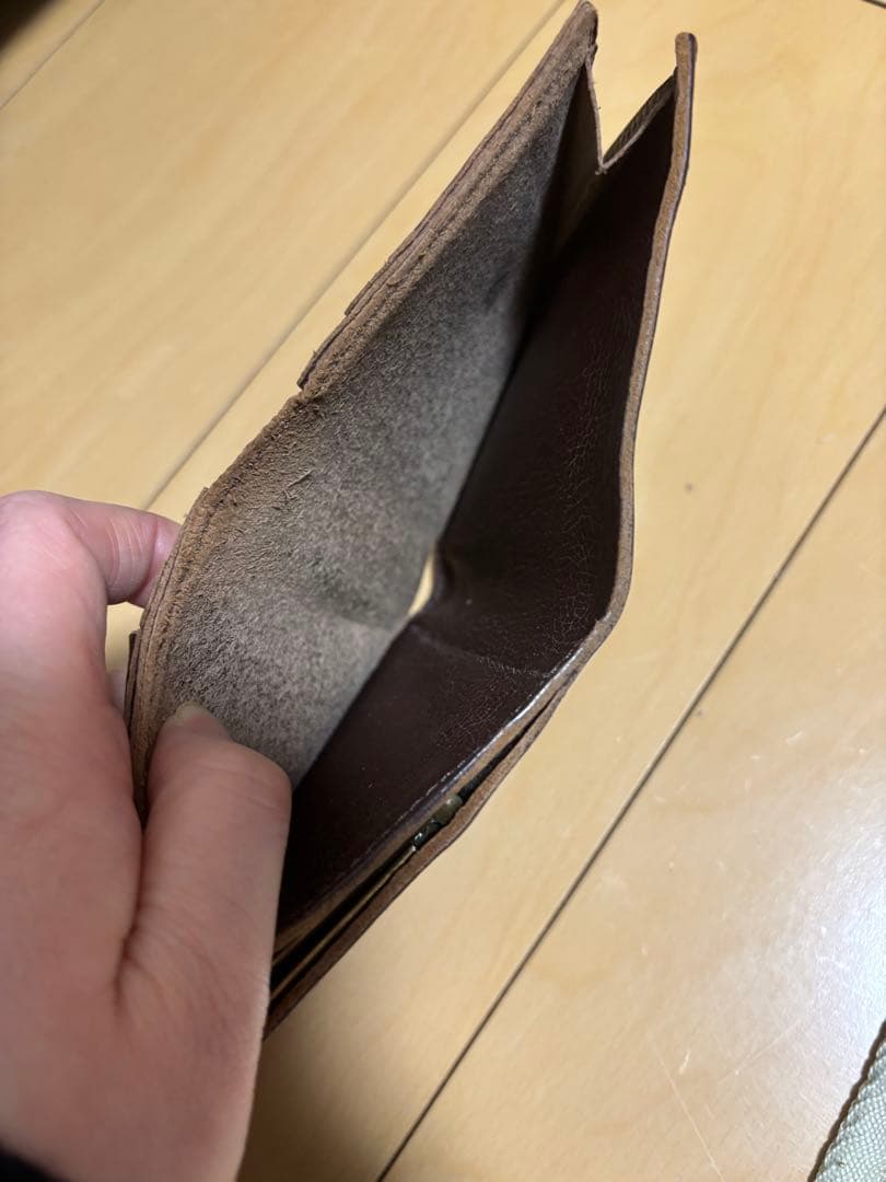 イルビゾンテ　二つ折り財布　がま口