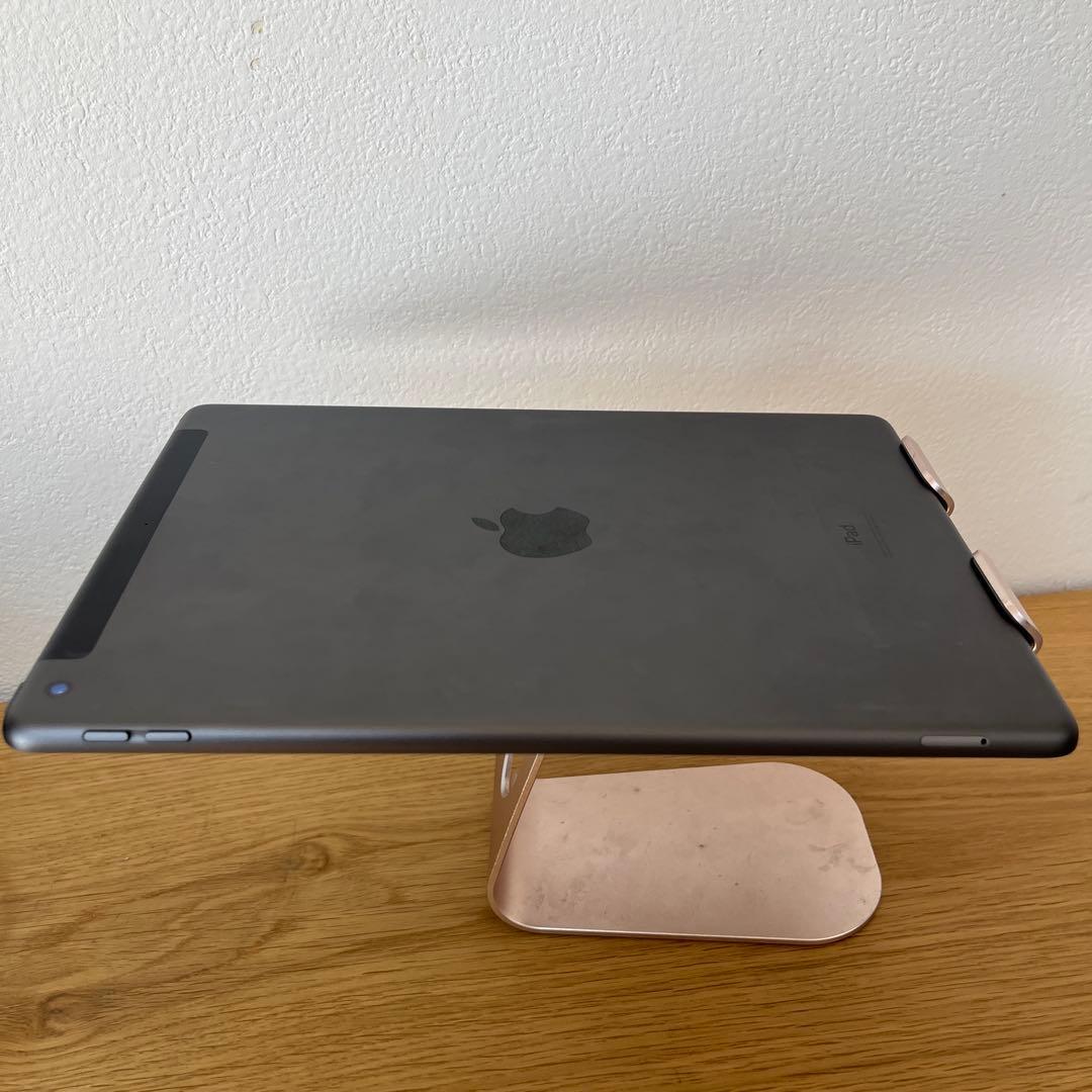 バッテリー99%新品同様！iPad 8世代 32G Cellularモデル