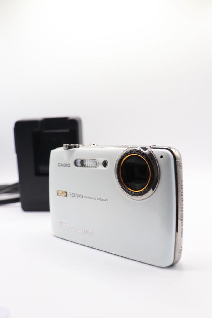 ✨動作確認済み！✨CASIO EX-FS10 充電機付き！