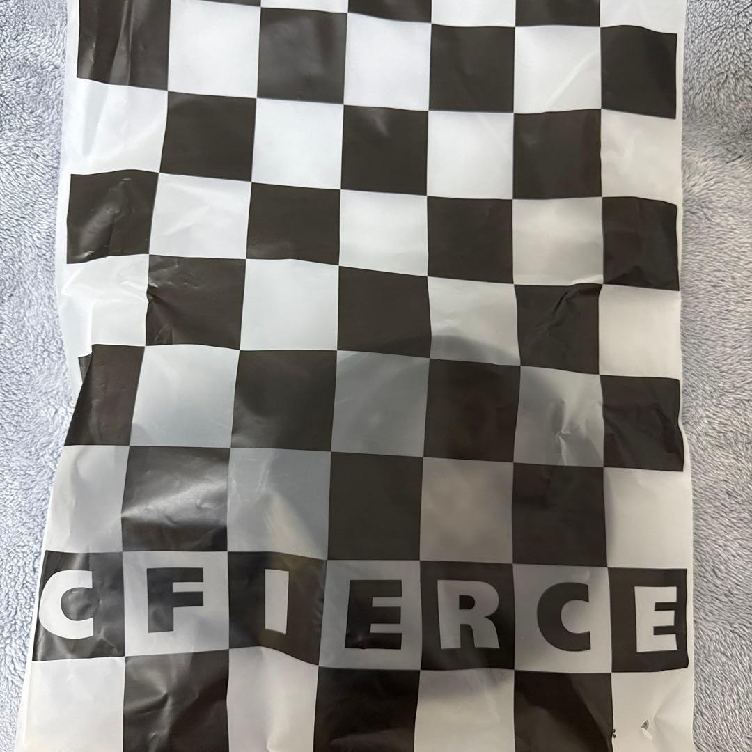 CFIERCE devil’s Wing Collar 悪魔ネックレス XG着用