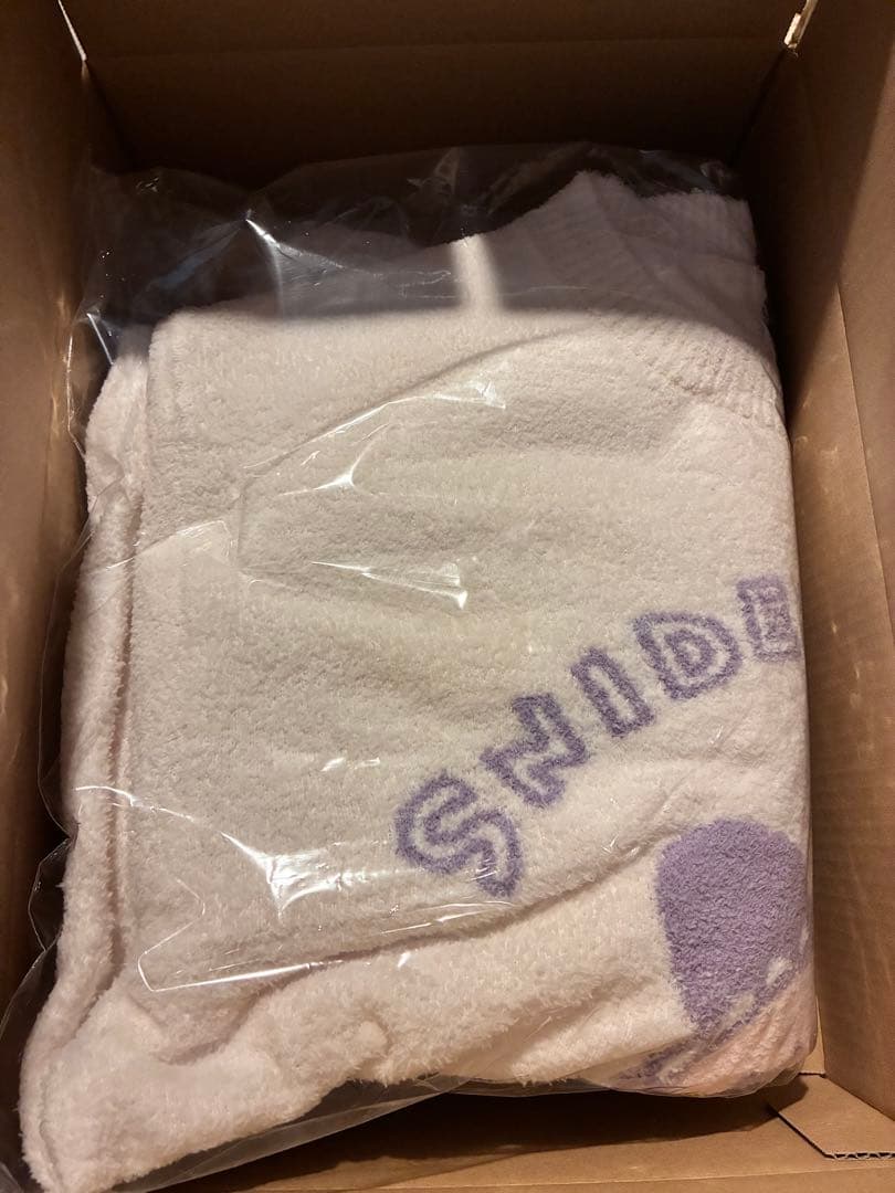 スナイデル　SNIDEL たまごっち　みみっち　ニットプルオーバー上下セット限定
