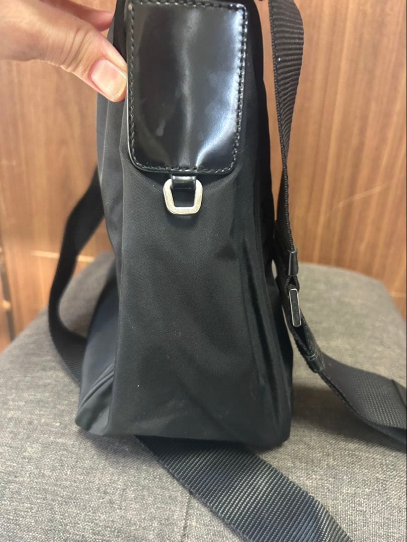 PRADA ブラック ショルダーバッグ
