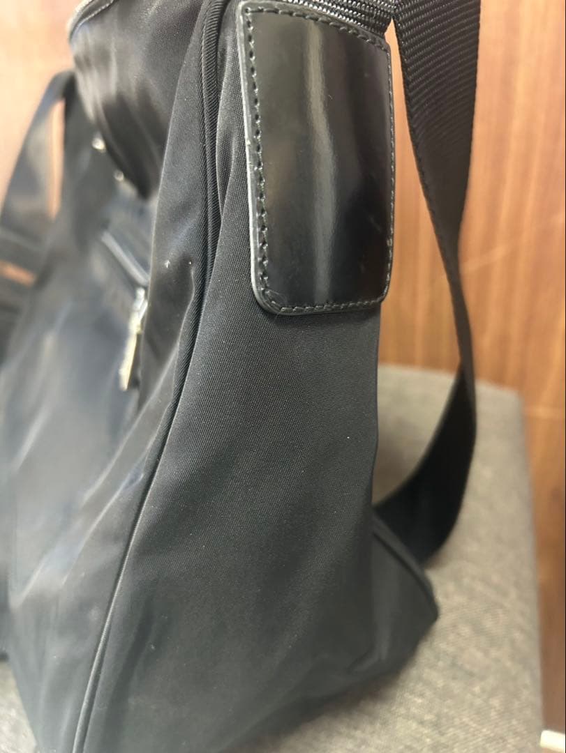 PRADA ブラック ショルダーバッグ