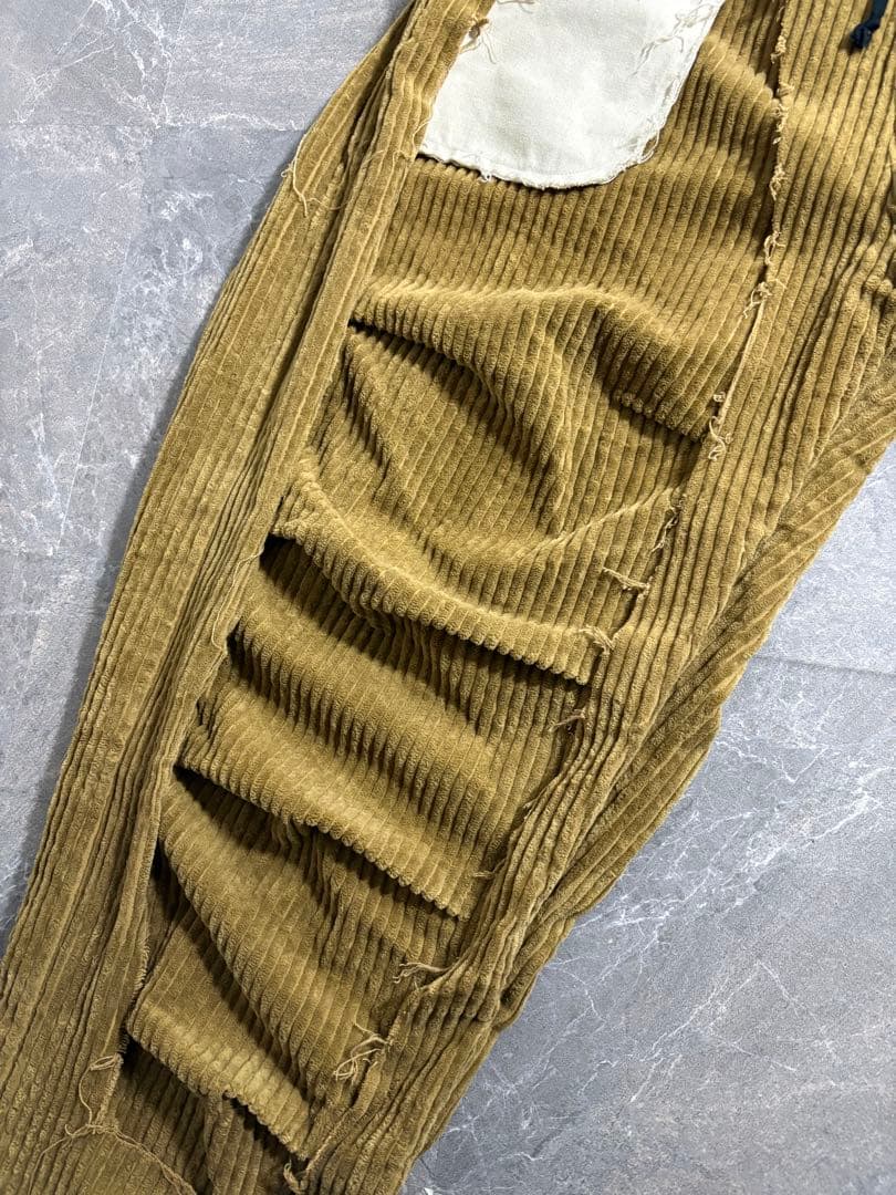 パンツ MUZE corduroy 3D trousers camel 2022AW