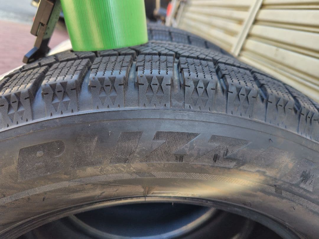 ブリザック VRX2 225/60R17 2022年製 残り溝7.5mm