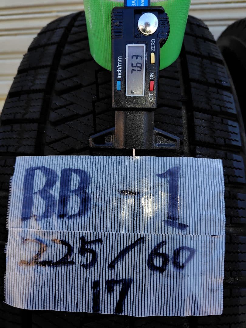 ブリザック VRX2 225/60R17 2022年製 残り溝7.5mm