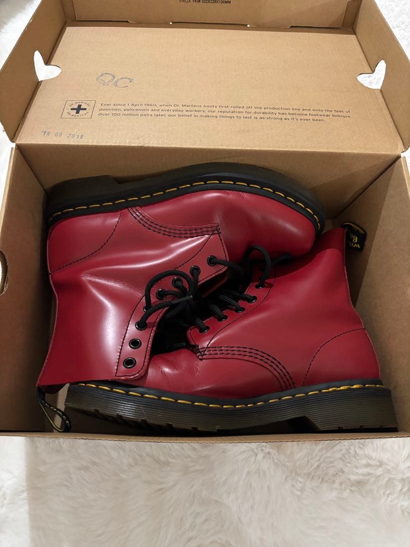 美品　Dr. Martens レッド　チェリー　ハイカットブーツ　UK6