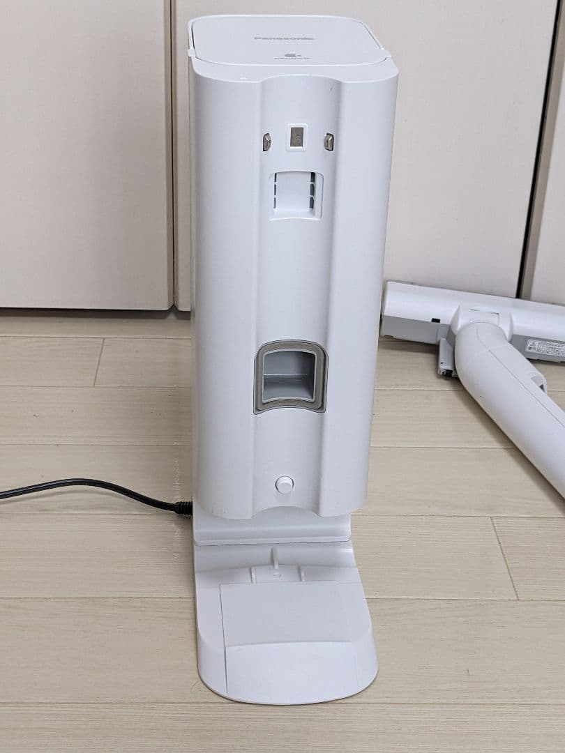 Panasonic コードレス掃除機　MC‐NS10K 2022年製