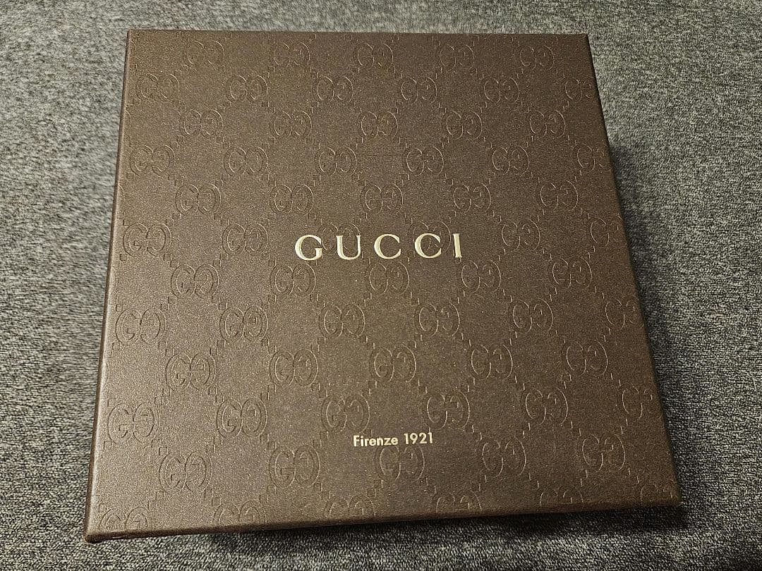 GUCCI 紫色GGパターン マフラーストール　箱つき