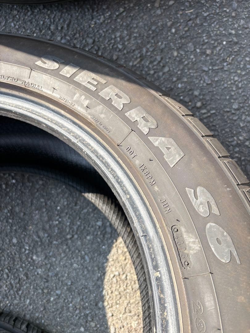 タイヤ　285/50R20 中古