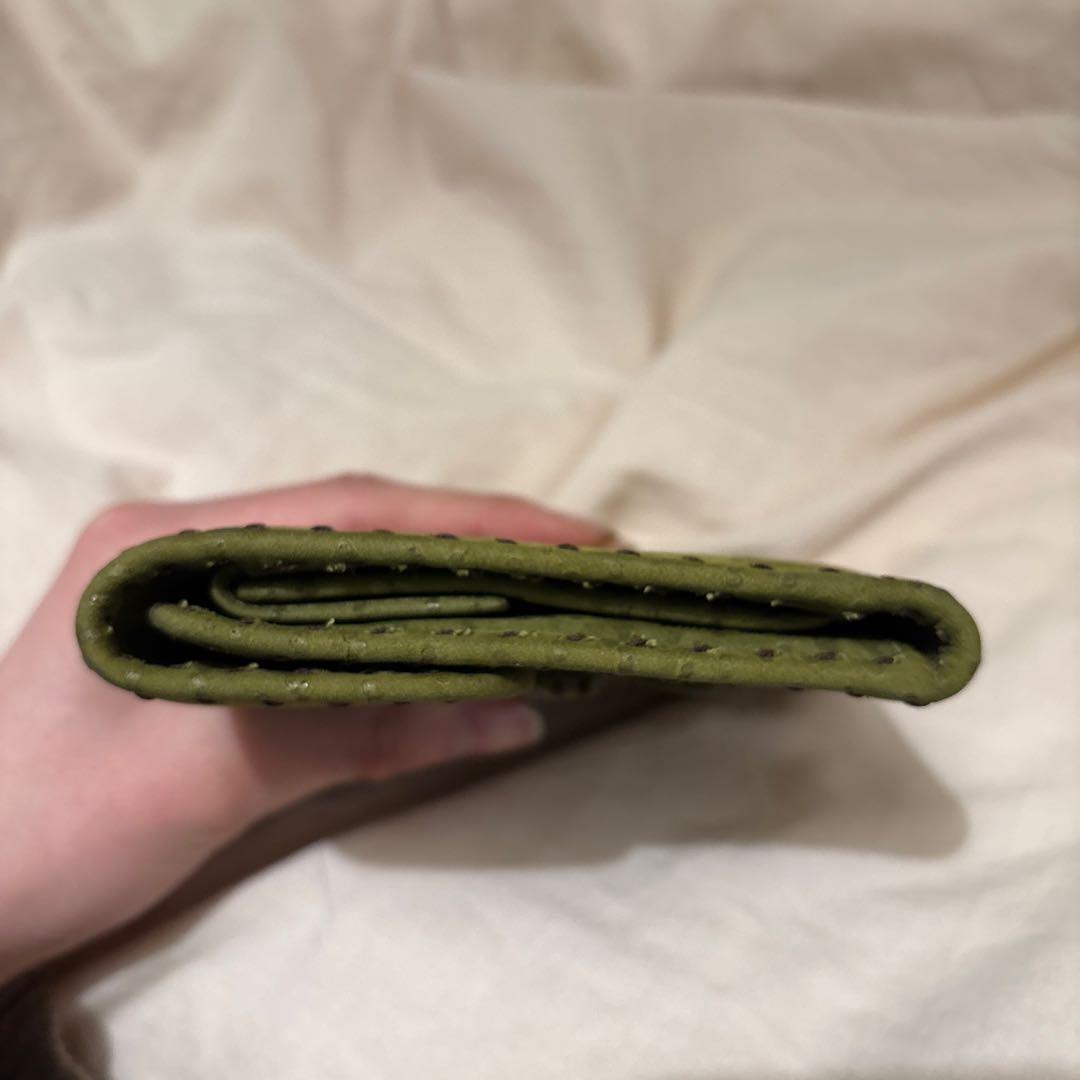 オリーブグリーン 財布