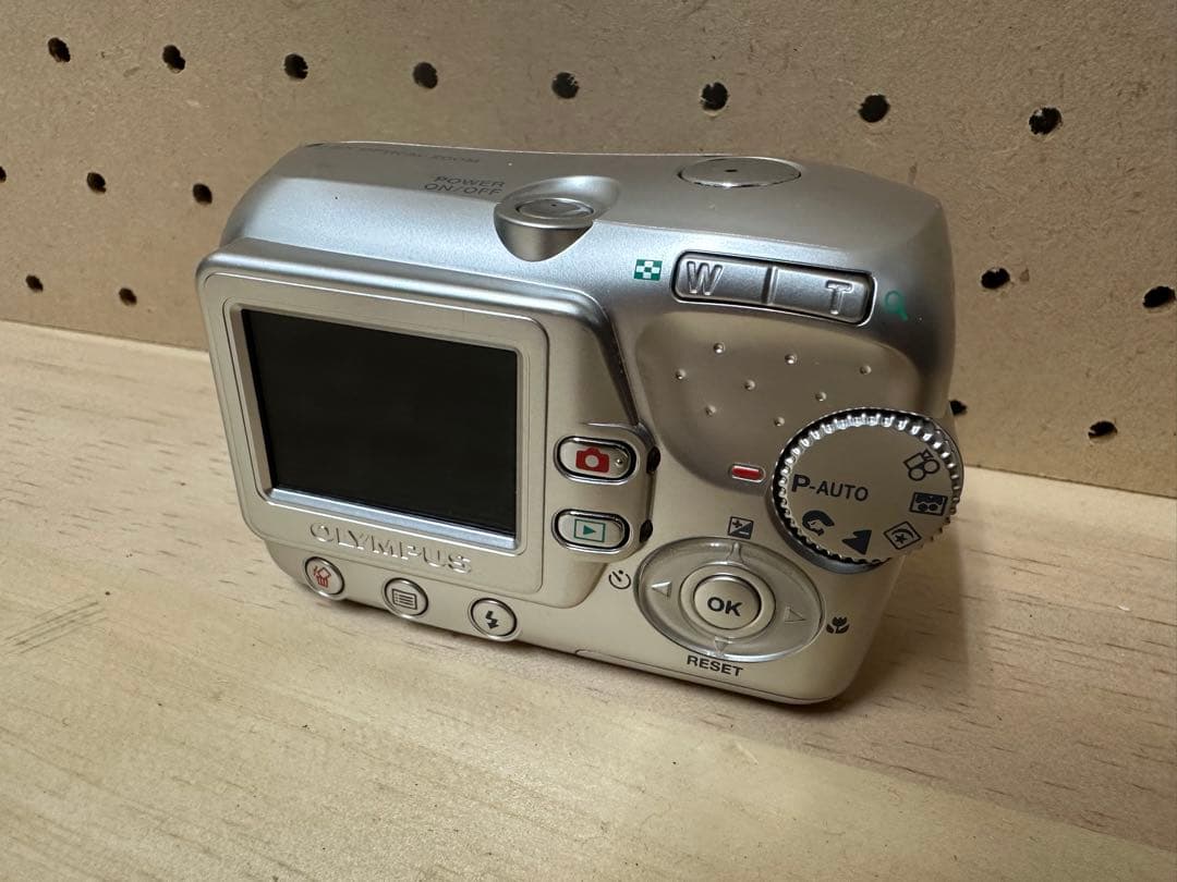 ほぼ新品　OLYMPUS CAMEDIA FE-110 デジタルコンパクトカメラ