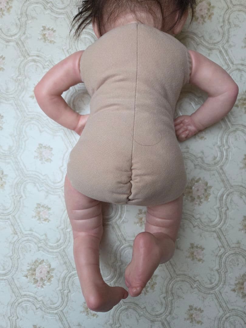 リボーンドール　口をすぼめた可愛い表情の子　難あり