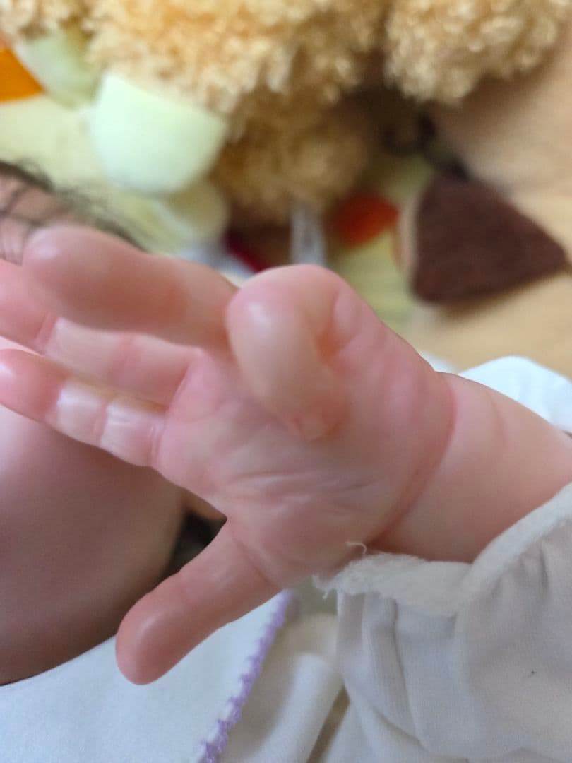 リボーンドール　口をすぼめた可愛い表情の子　難あり