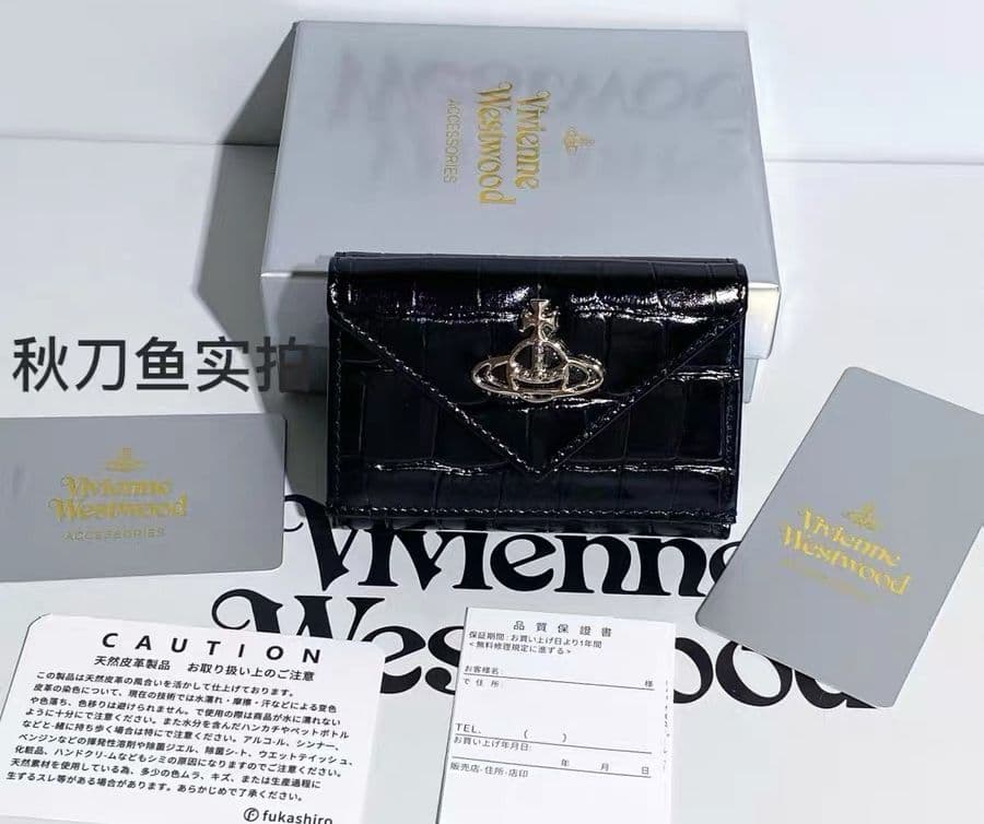 Vivienne Westwood ブラック三つ折り財布 ＃21155