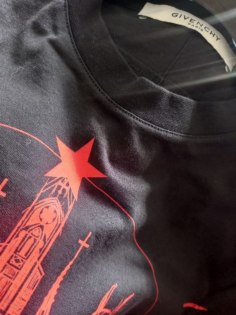 t*★様 GIVENCHY☆リカルドティッシ☆赤グラフィック☆レアTシャツ新品未