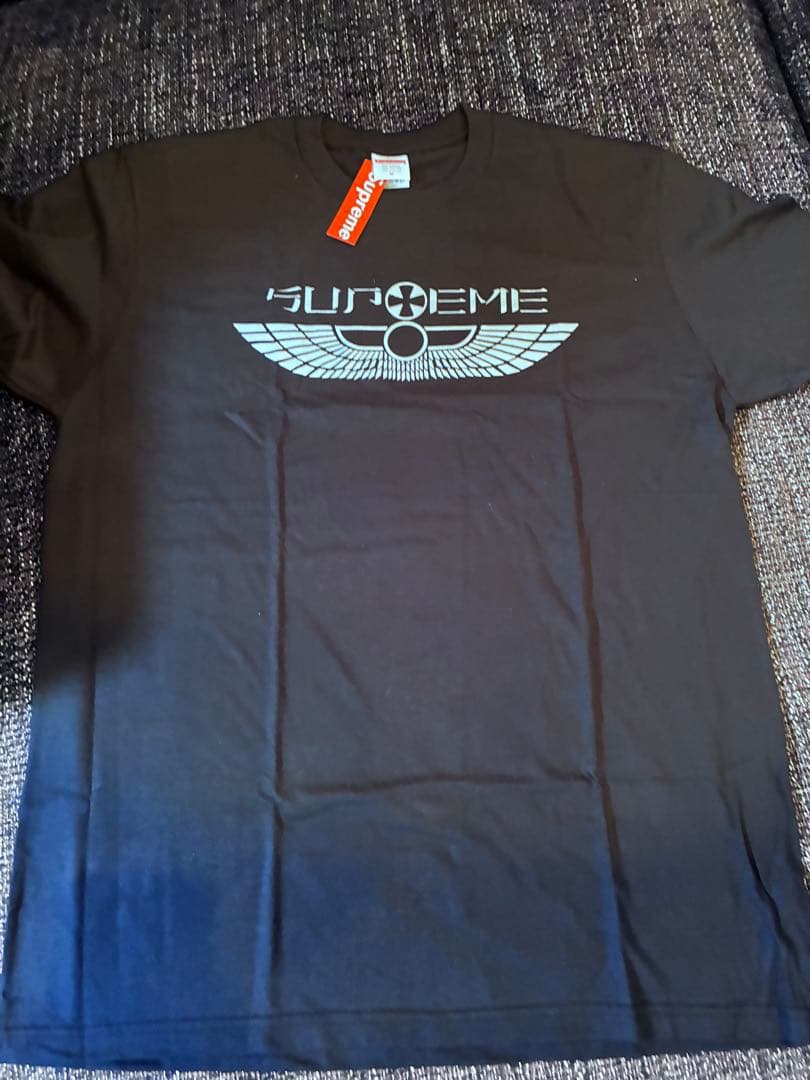 Supreme Tシャツ 黒　新品未使用　M