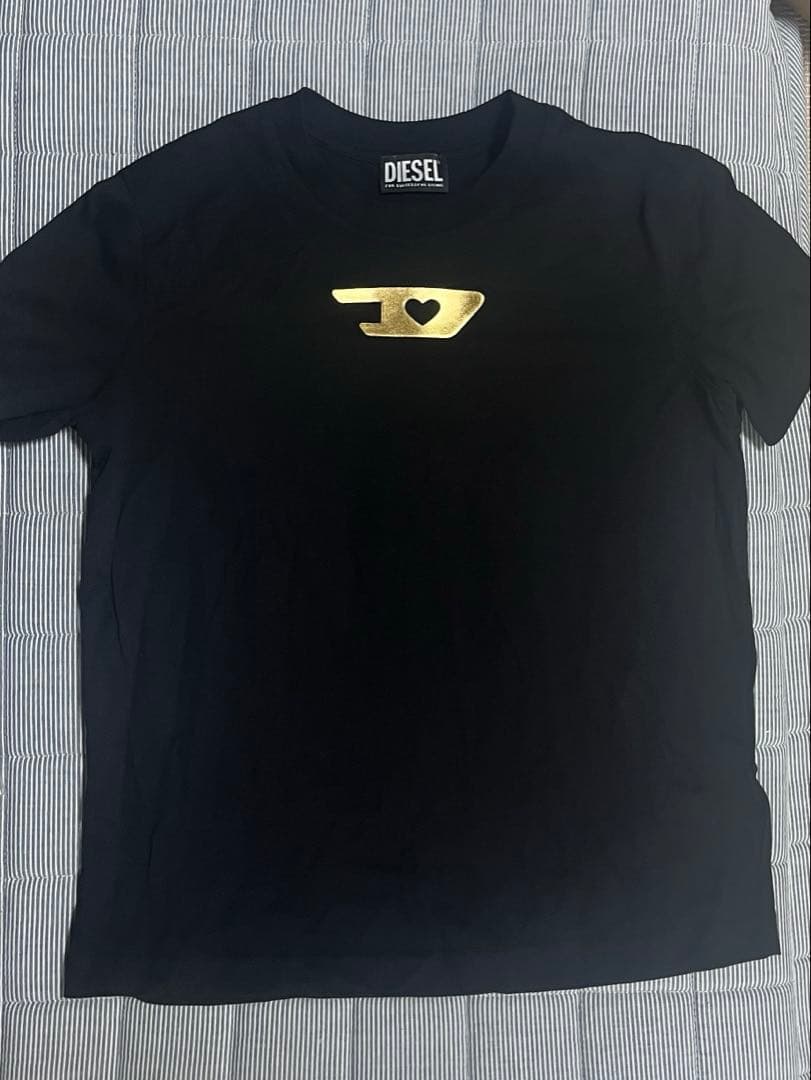 DIESEL ゴールド ハート Tシャツ