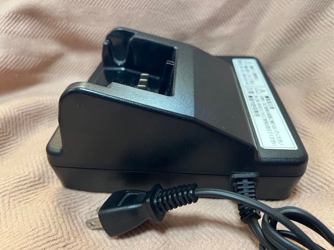 Panasonic パナソニック　充電器　NKJ075Z1