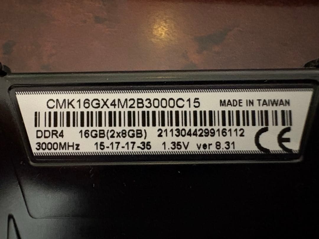 Vengeance LPX DDR4-3000 16GB(8*2)メモリ