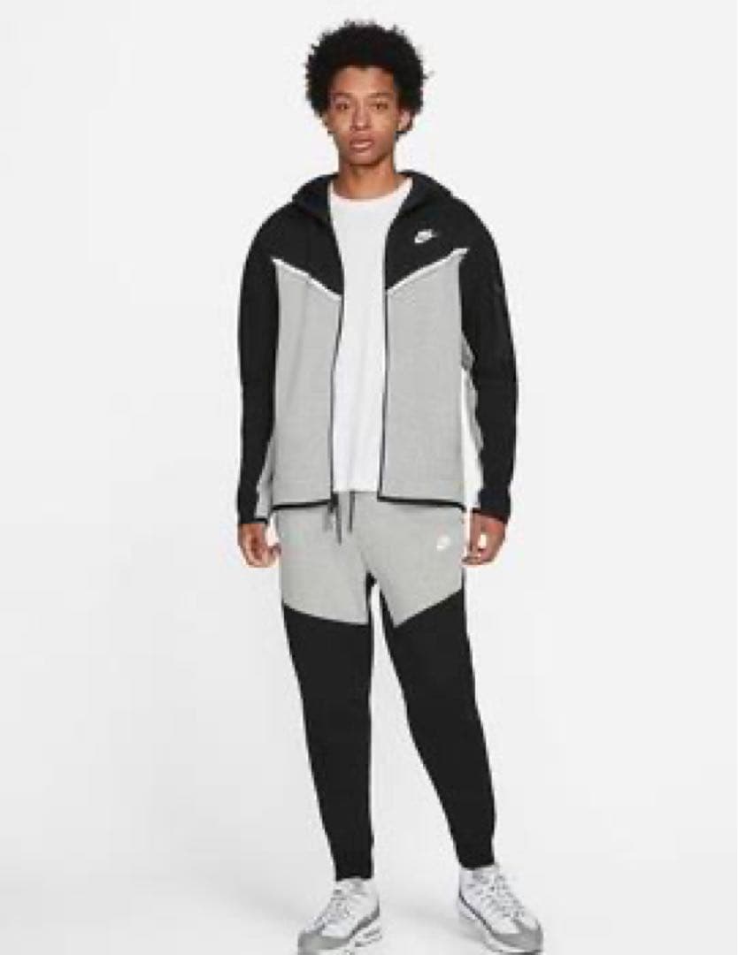 Nike テックフリース　ブラックグレー