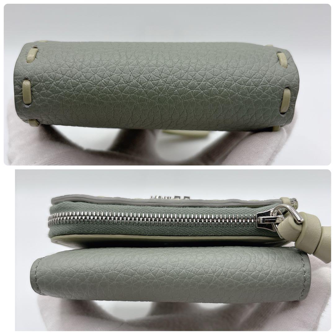 未使用 FENDI フェンディ ピーカブー マイクロ 三つ折り財布 グレー