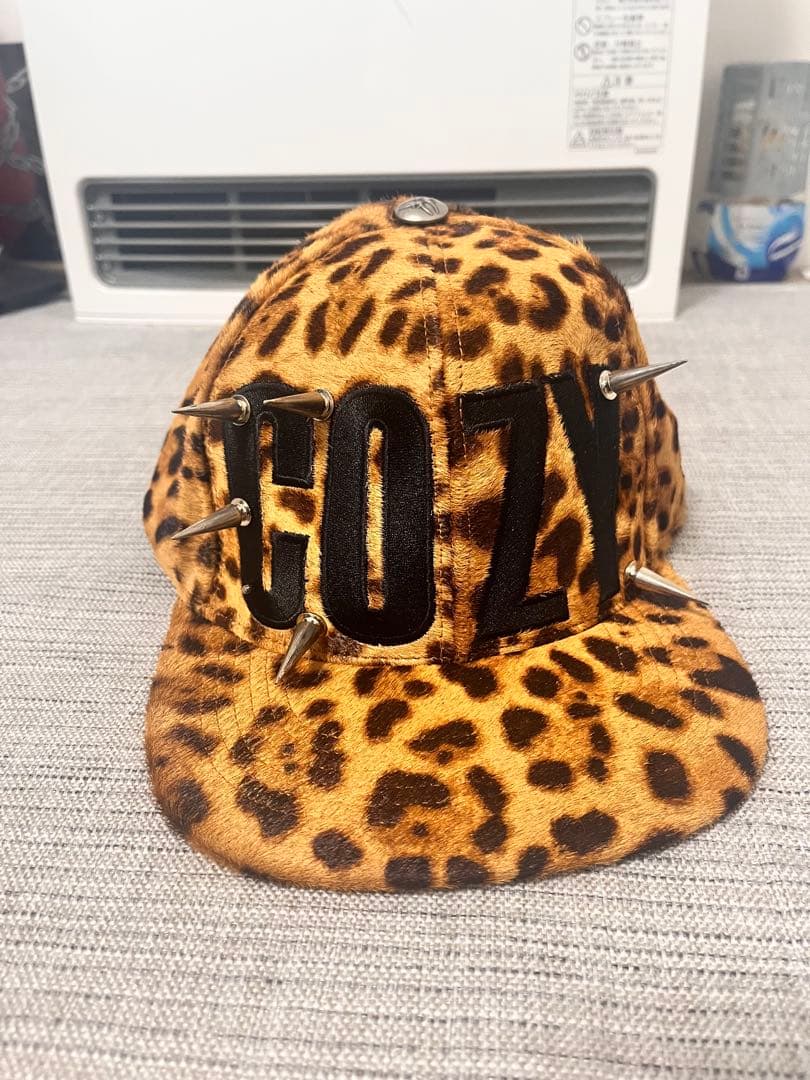 完全正規品 cozy worldwideCOZY SPIKED LOGO CAP
