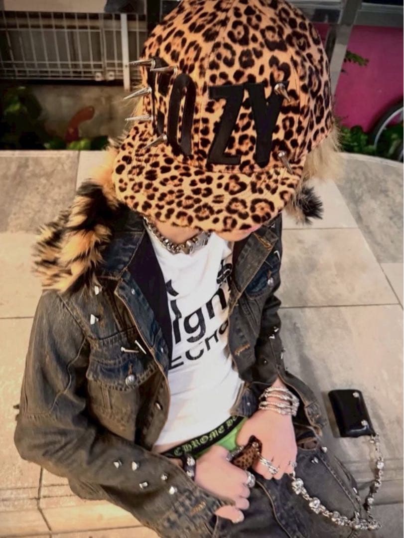 完全正規品 cozy worldwideCOZY SPIKED LOGO CAP