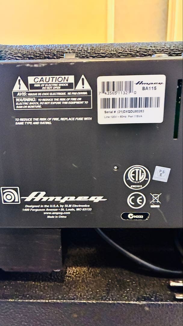 Ampeg BA-115 旧型 裂け有 本体のみ 通電音出しOK