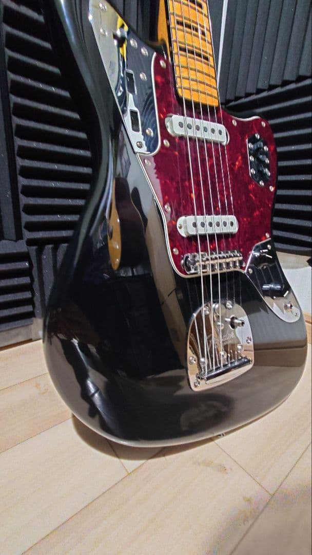ギター Fender Jaguar Vintera ii