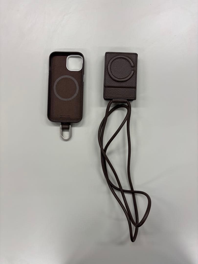 ブラウン マグネット式 iPhoneケース ストラップ付き objcts.io