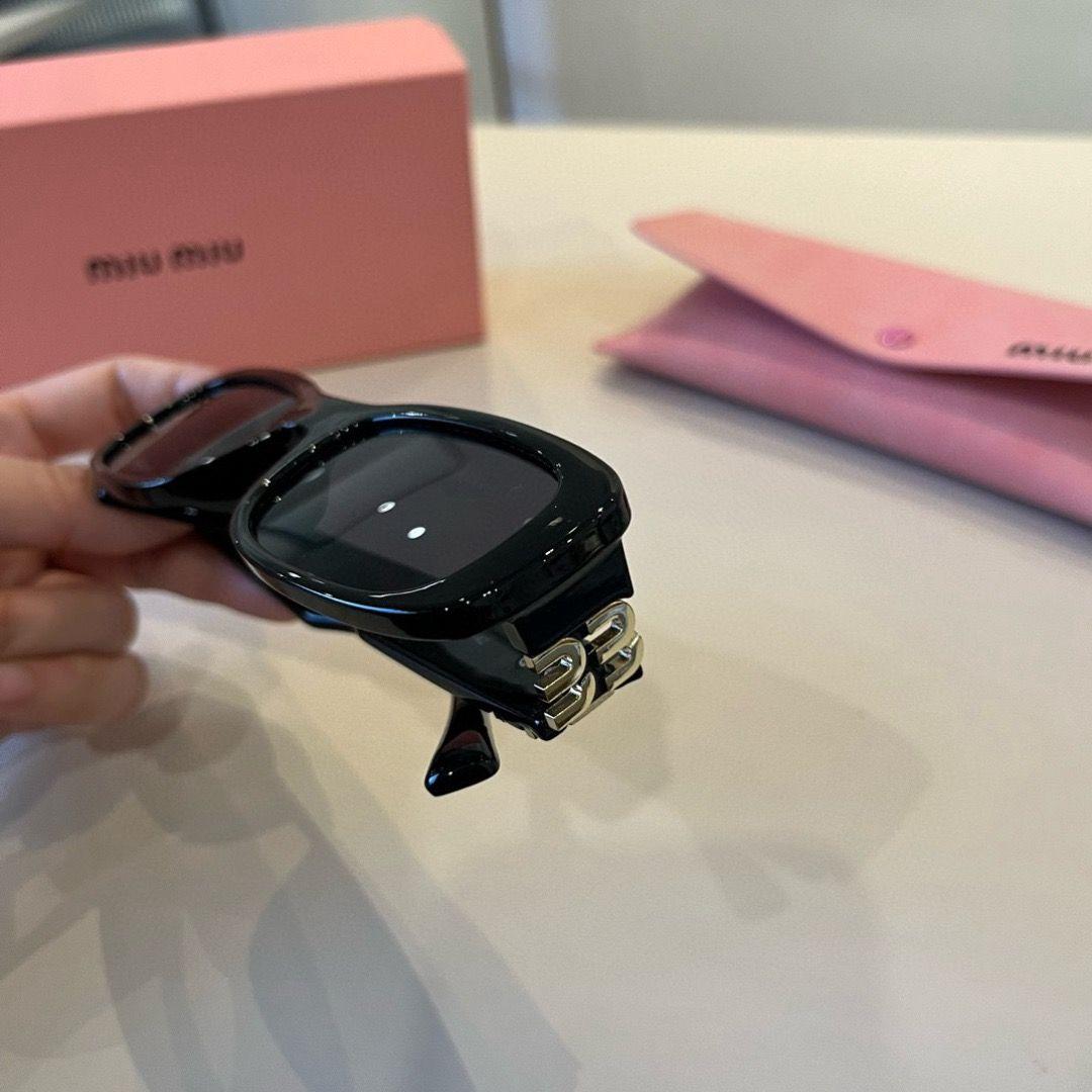 miu miu サングラス ブラック スクエアフレーム