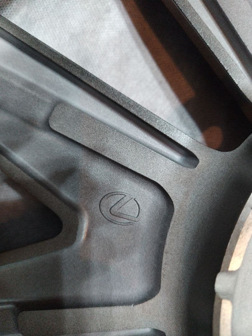 美品 レクサス LEXUS LBX Relax 純正ホイール１本 中古品