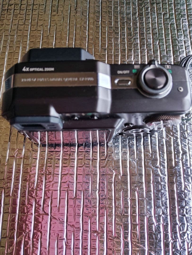 CASIO EXILIM 7.0メガピクセル コンパクトデジタルカメラ