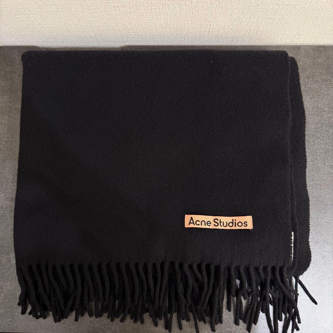 Acne Studios 黒 マフラー フリンジウールスカーフ