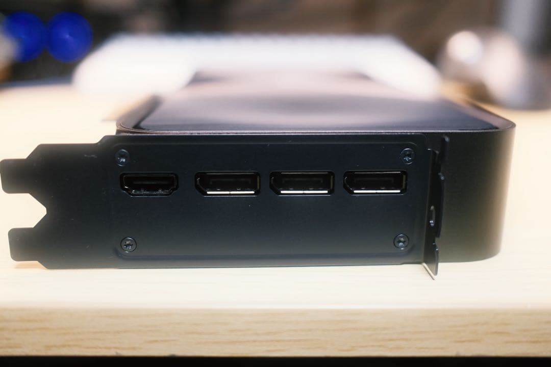 【新品】Nvidia RTX5090 Founders Edition【箱付き】
