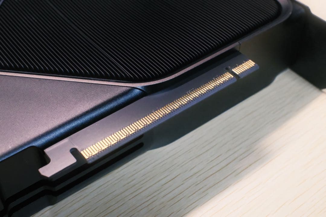 【新品】Nvidia RTX5090 Founders Edition【箱付き】