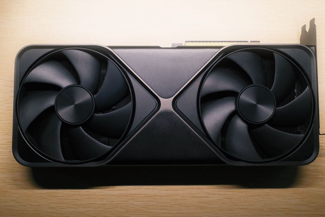 【新品】Nvidia RTX5090 Founders Edition【箱付き】