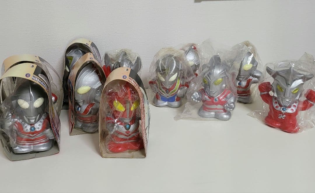 【レア物】11個セット ウルトラマン　ソフビ　貯金箱