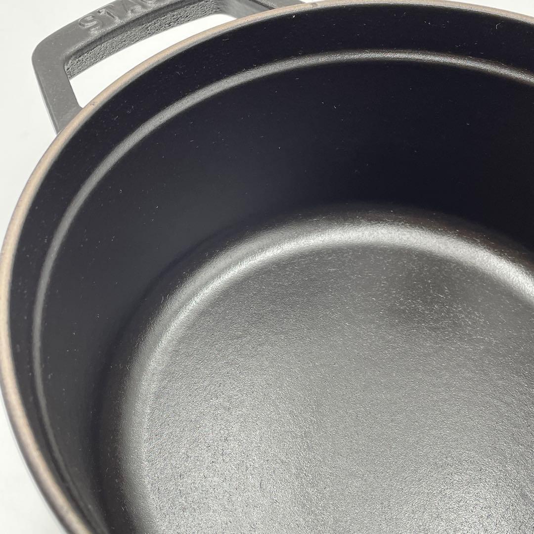 美品　STAUB ココット ラウンド　22cm ブラック