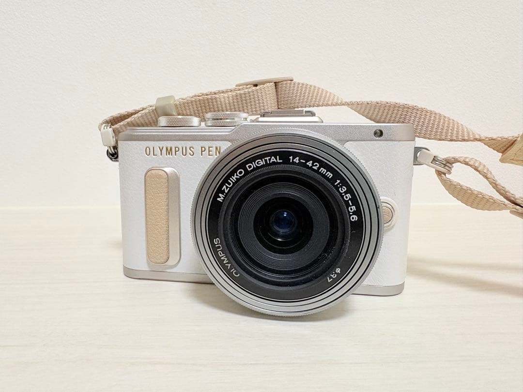 OLYMPUS PEN E-PL8 ミラーレス一眼 本体
