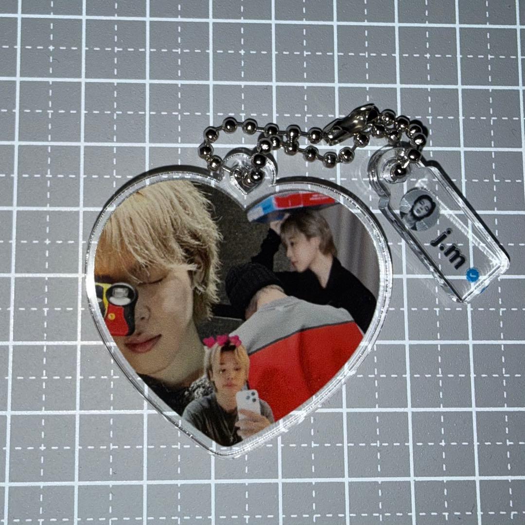 そら☪　BTS ジミン　アクリルキーリング