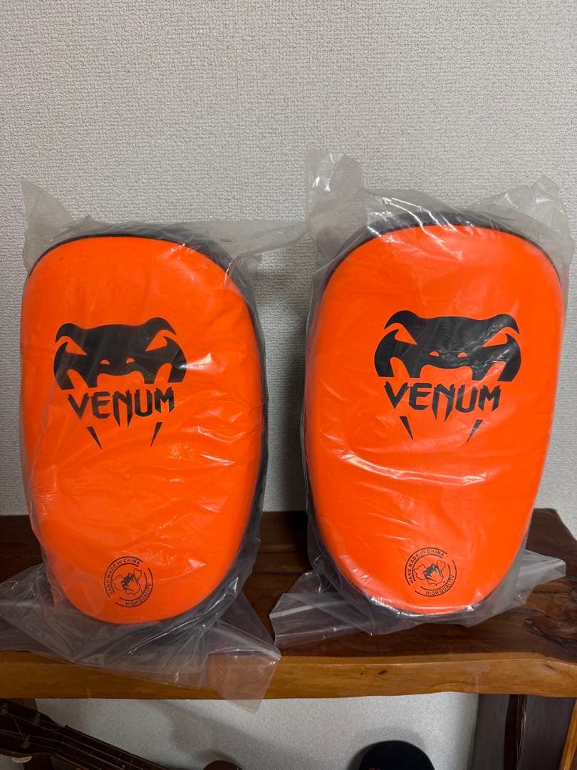 【新品未開封】VENUMキックミット黒オレンジ【ガチスパー特化】