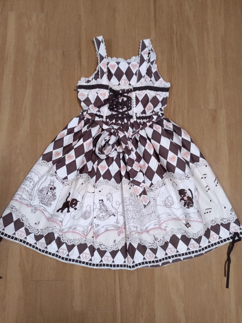 ***様 BABY　にゃんともかわいいアリスと黒猫柄ジャンパースカート　茶色
